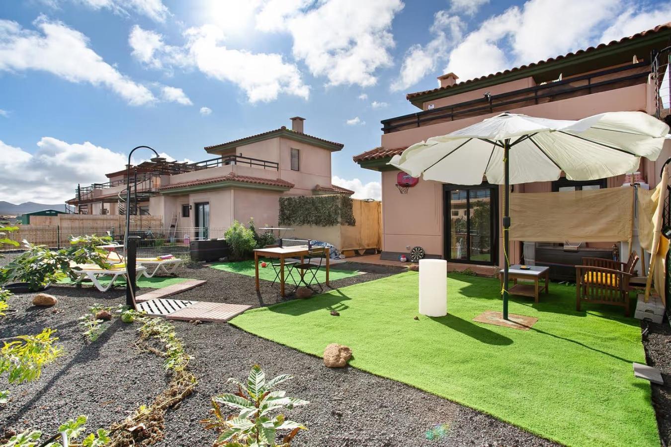 Villa Amadeus La Oliva Exterior foto